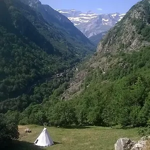 https://tipis-nature.midi-pyreneeshotels.com